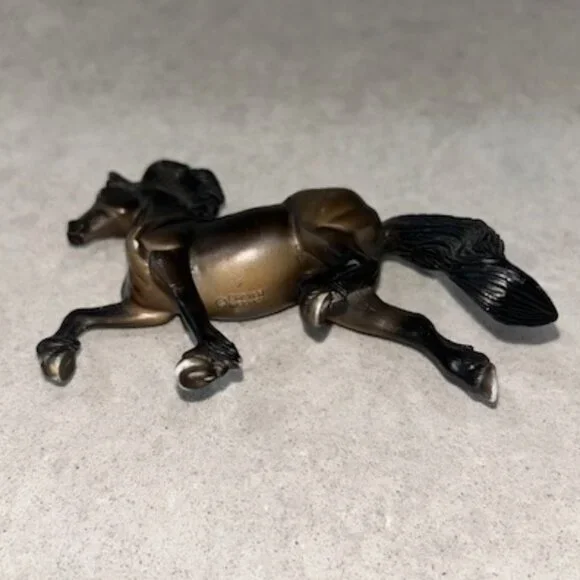 Breyer Stablemate Toy 3" Tall by 4" long Bay Horse - Picture 5 of 7
